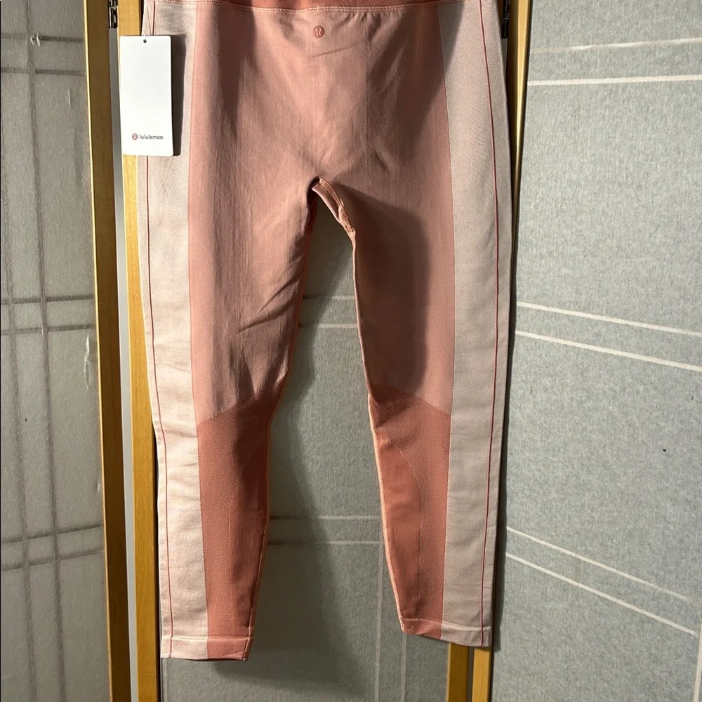 Lululemon Ebb to train Abstract Coral and Beige Leggings - Picture 5 of 14